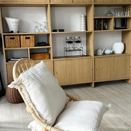 Hébergement de vacances Maison Dedans-dehors à 10 Mn à Pied De La Wifi Clim Bormes-les-Mimosas